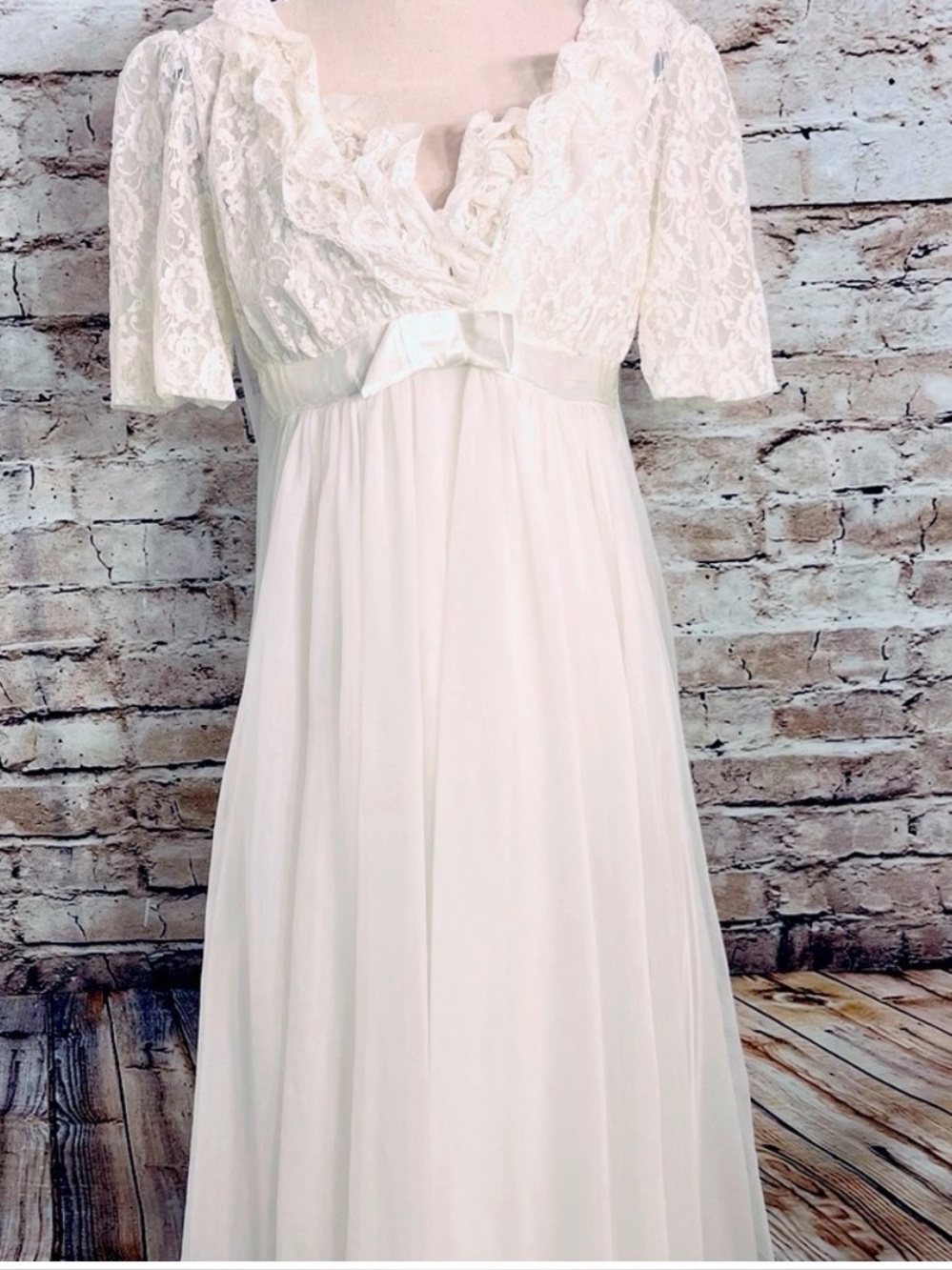 Vintage Vanity Fair Tricot 60s Chiffon Lace Nightgown Peignoir Robe Set